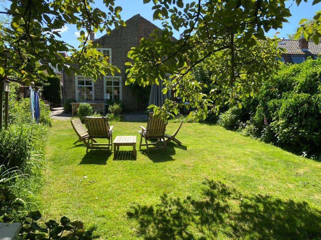Tuinkamer In Monumentaal Pand Veere Exteriör bild
