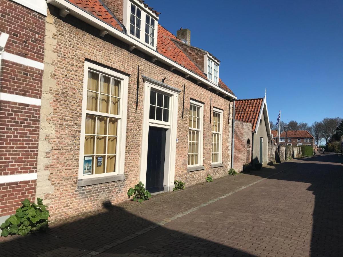 Tuinkamer In Monumentaal Pand Veere Exteriör bild